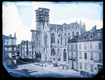 Vue du chantier de l’église Saint-Epvre durant l’été 1871